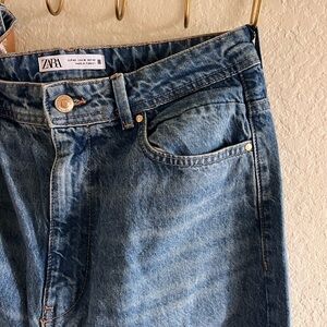 Zara Blue Straight Leg Jeans with Vintage Faded Look